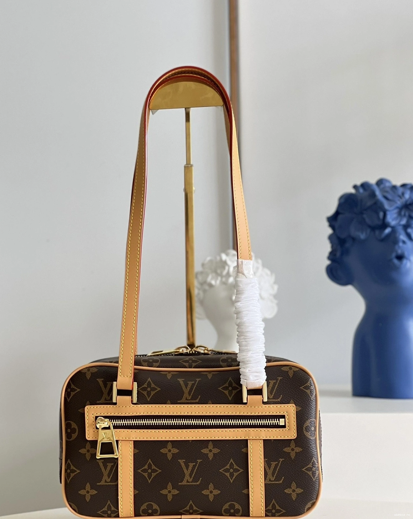 WIS CITE LOUIS VUITTON 0718